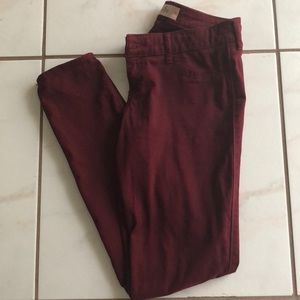 Hollister maroon skinny pants